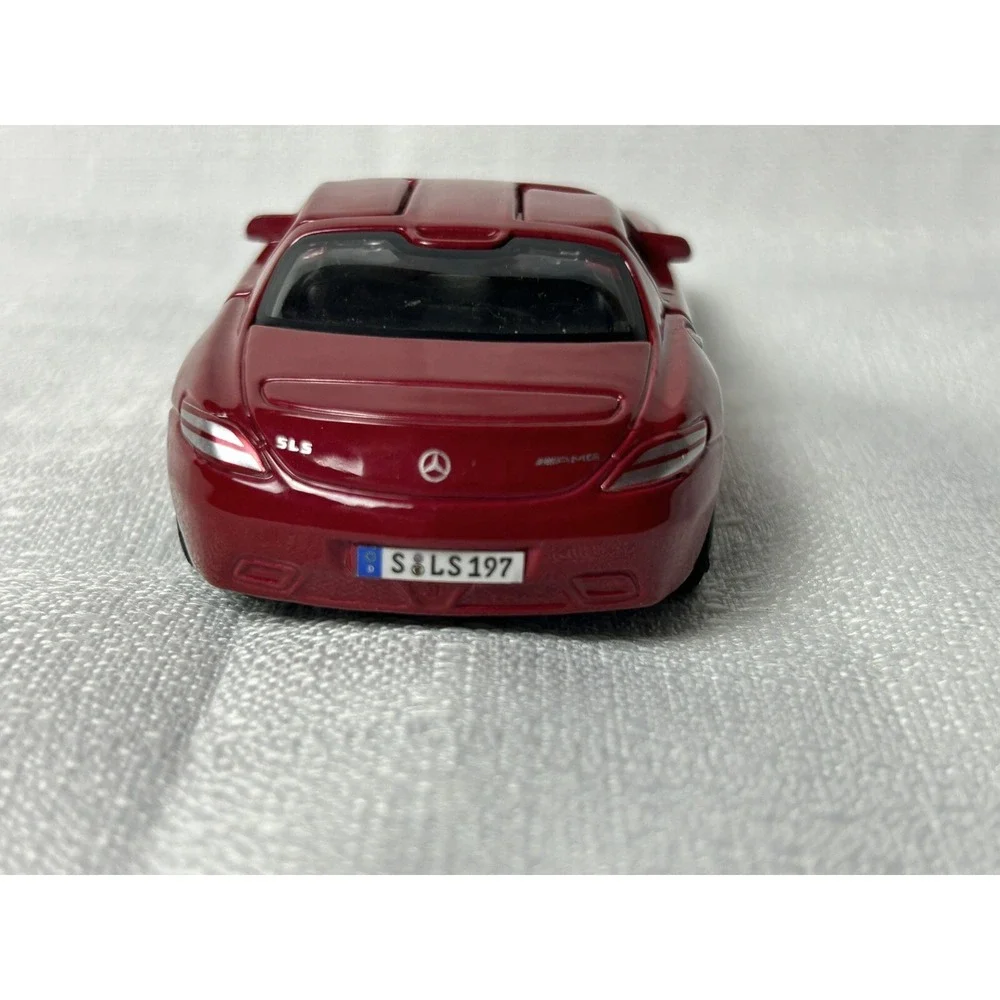 MAISTO Mercedes-Benz SLS AMG Die Cast Car 1/40 Scale‎ Red Doors Open